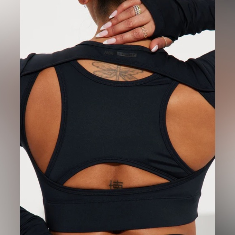 Nova Sport NWT black cut out crop top S